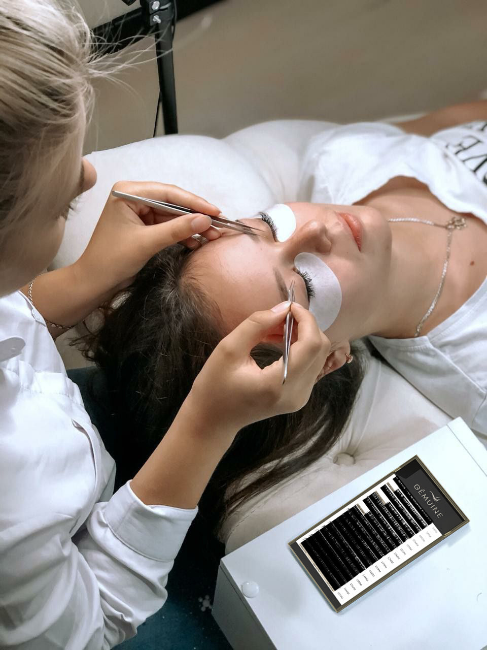 Lash Mastery: Pro Techniques & Growth Strategies